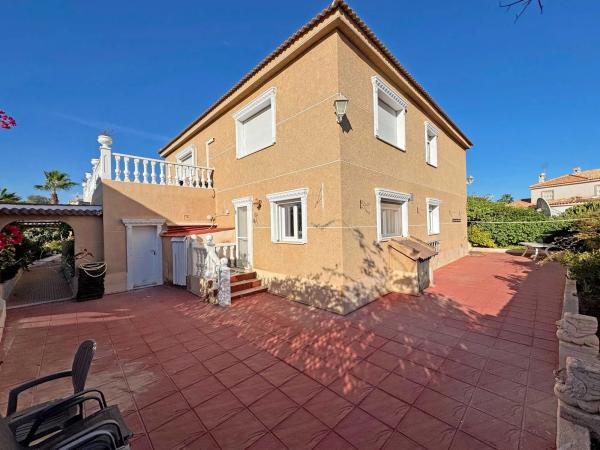 Casa independiente en calle Ruinas de Petra, 44