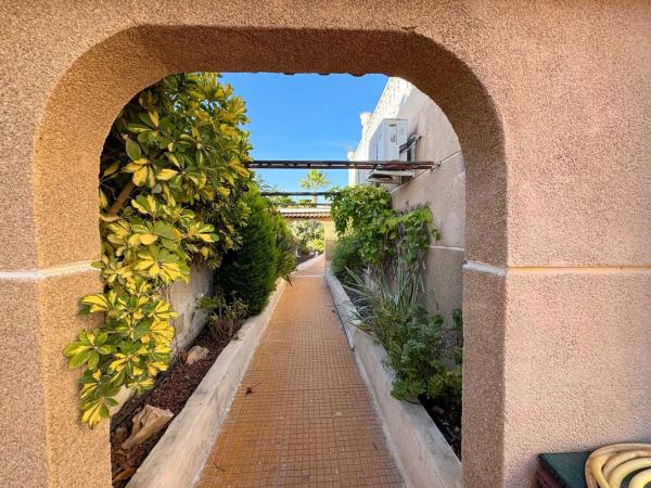 Casa independiente en calle Ruinas de Petra, 44