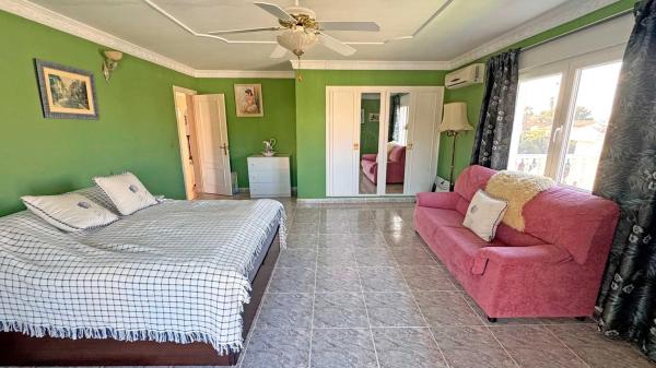 Casa independiente en calle Ruinas de Petra, 44