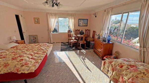 Casa independiente en calle Ruinas de Petra, 44