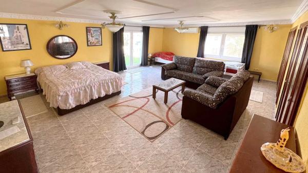 Casa independiente en calle Ruinas de Petra, 44