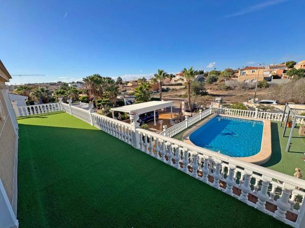 Casa independiente en calle Ruinas de Petra, 44