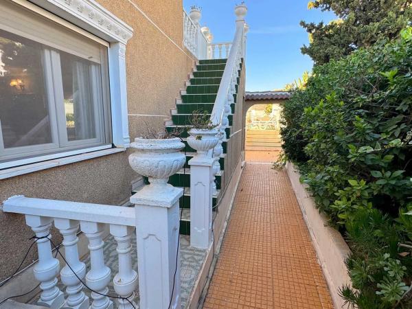 Casa independiente en calle Ruinas de Petra, 44