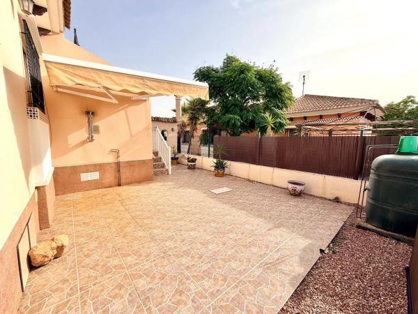 Casa independiente en Urbanizacion la Marina, 52