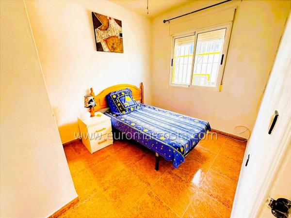 Chalet pareado en calle Belgrado