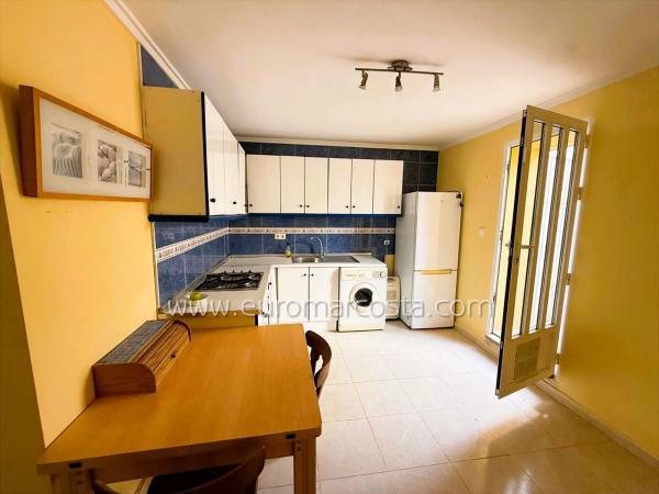 Chalet pareado en calle Belgrado