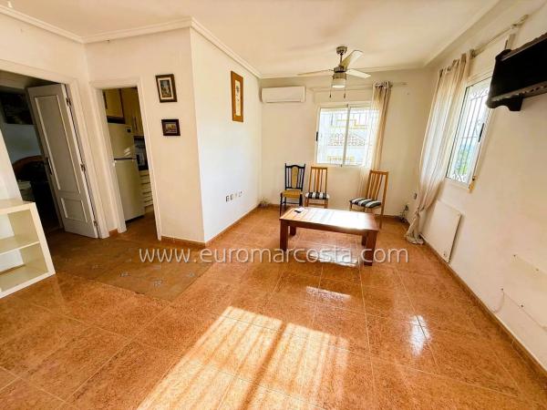 Chalet pareado en calle Belgrado