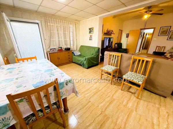 Chalet adosado en avenida Guardamar