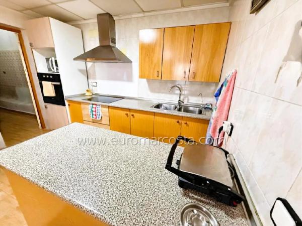 Chalet adosado en avenida Guardamar