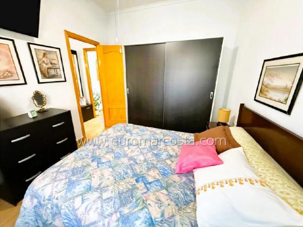 Chalet adosado en avenida Guardamar