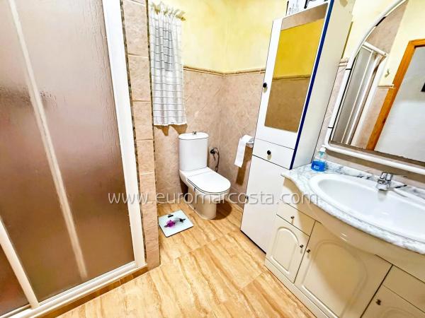 Chalet adosado en avenida Guardamar