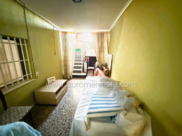 Chalet adosado en avenida Guardamar