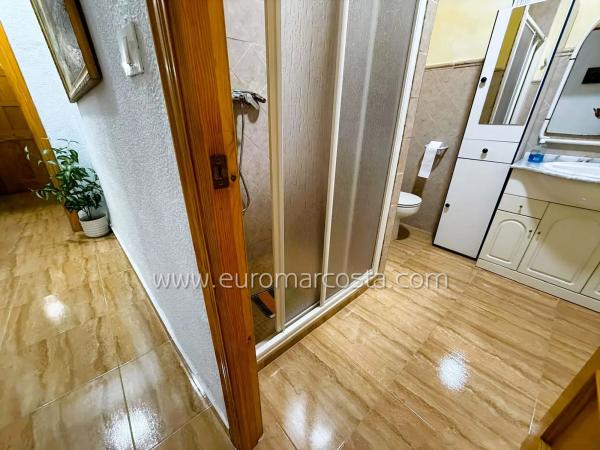 Chalet adosado en avenida Guardamar