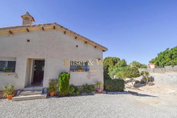 Casa independiente en calle Ruinas de Petra