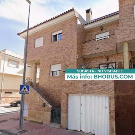 Chalet en avenida de Catral