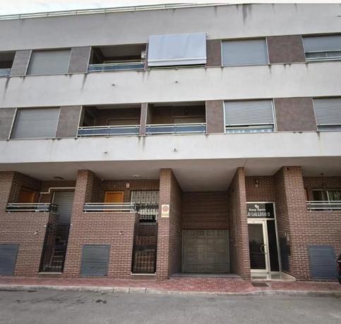 Piso en calle Enrique Tierno Galván, 11