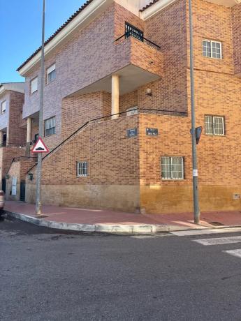 Chalet adosado en avenida de Catral, 2