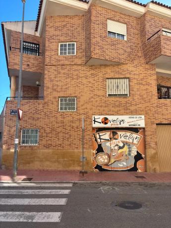 Chalet adosado en avenida de Catral, 2