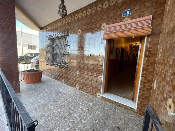 Chalet adosado en Av Orihuela, 26