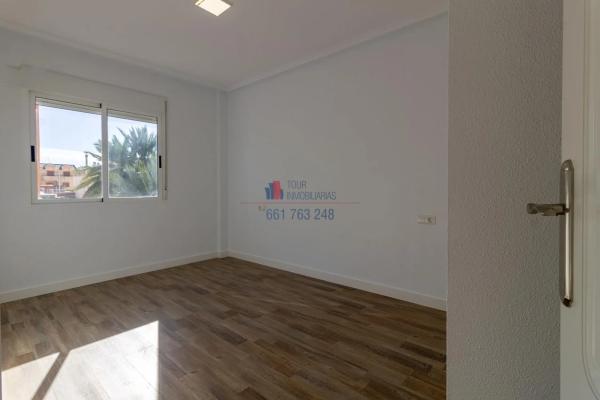 Piso en avenida Alicante, 17