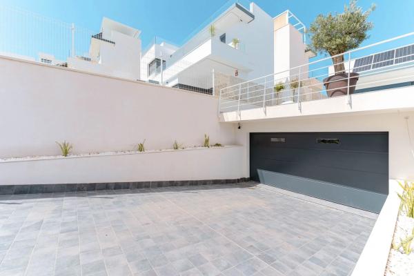 Casa independiente en CL Aguirre Lo-ciudad Comunic