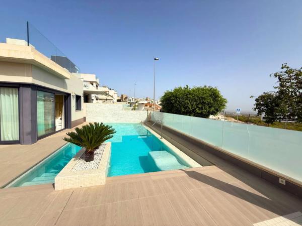 Chalet en San Miguel de Salinas