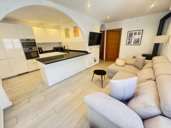 Chalet pareado en calle el Grove