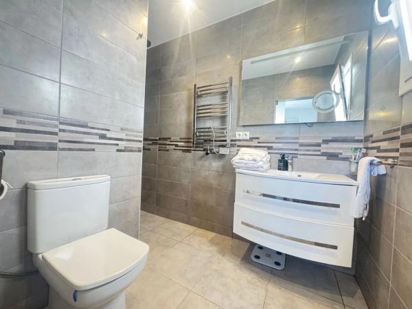 Chalet pareado en calle el Grove