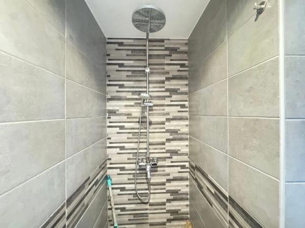 Chalet pareado en calle el Grove