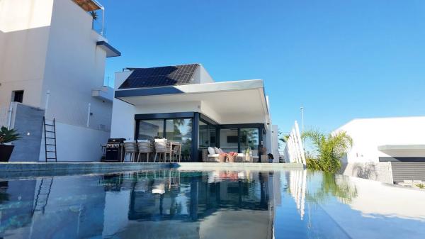 Casa independiente en calle lo Aguirre