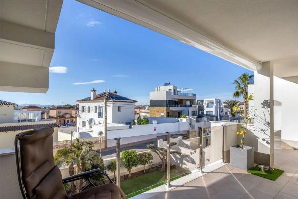 Ático en calle Orouídea