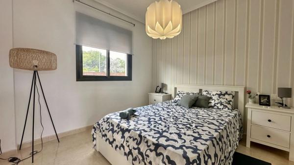 Chalet adosado en calle la Gineseta