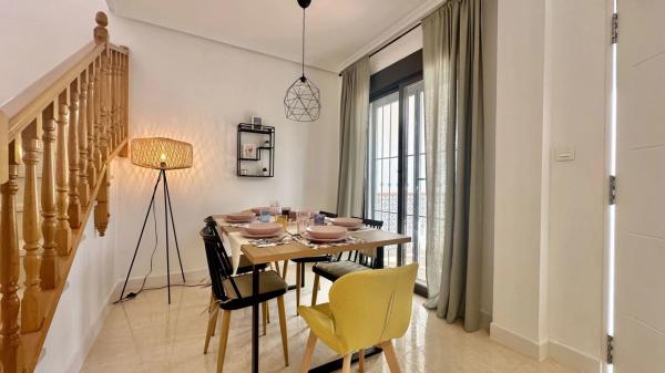 Chalet adosado en calle la Gineseta