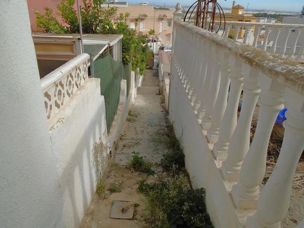 Casa independiente en avenida Poniente Balcón Costa