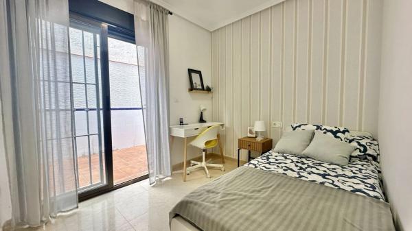 Chalet adosado en calle la Gineseta