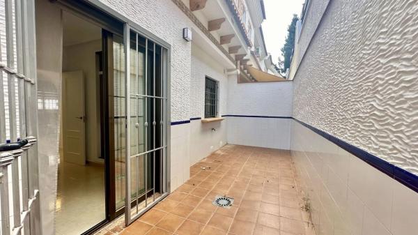 Chalet adosado en calle la Gineseta