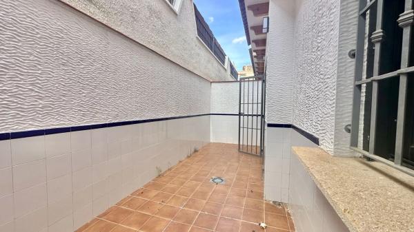 Chalet adosado en calle la Gineseta