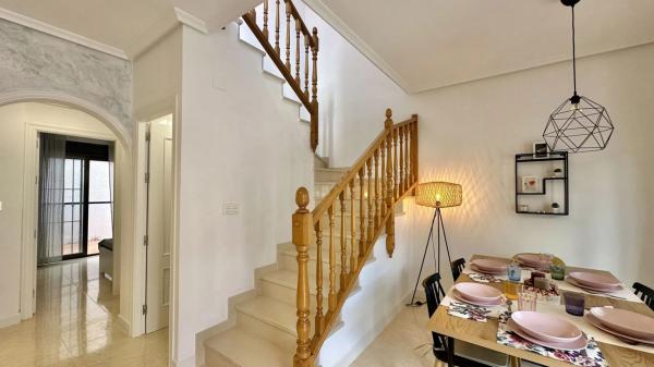 Chalet adosado en calle la Gineseta