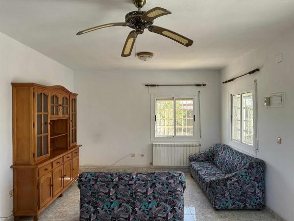 Casa independiente en calle Isla Cristina, 18