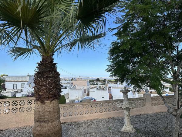 Casa independiente en calle Isla Cristina, 18