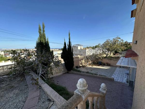 Casa independiente en calle Isla Cristina, 18