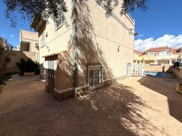 Piso en calle Málaga, 24 -48