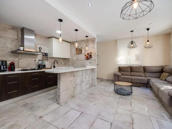 Casa independiente en calle San Luis, 27 -25