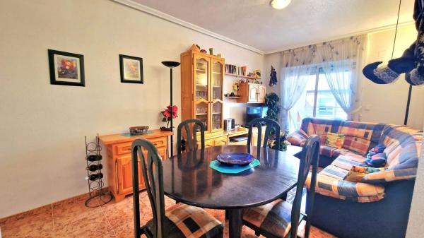 Piso en calle Villa Madrid