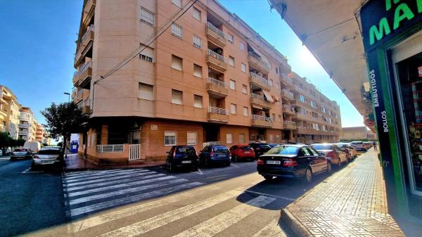 Piso en calle Villa Madrid