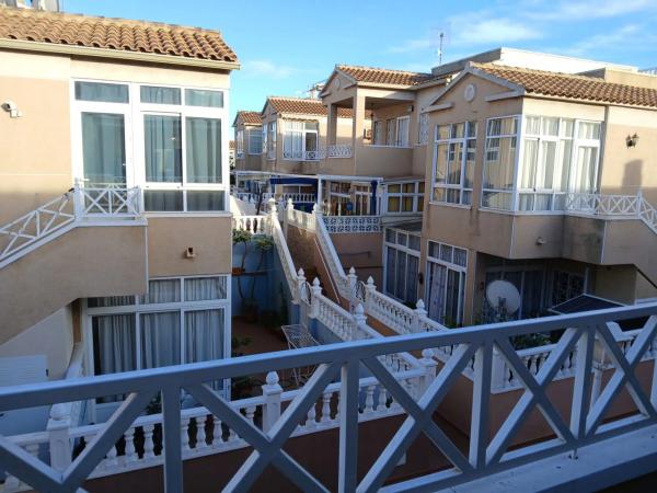 Chalet adosado en calle Patricio Perez