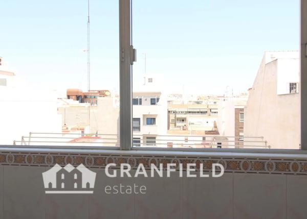 Piso en calle Ramón Gallud, 63