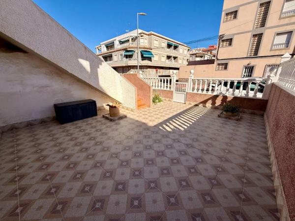 Chalet adosado en calle Montesinos, 1