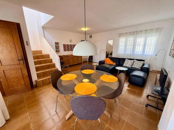 Chalet adosado en calle Montesinos, 1