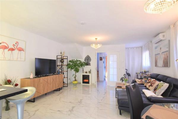 Chalet pareado en calle Bergantín Dos de Mayo, 40